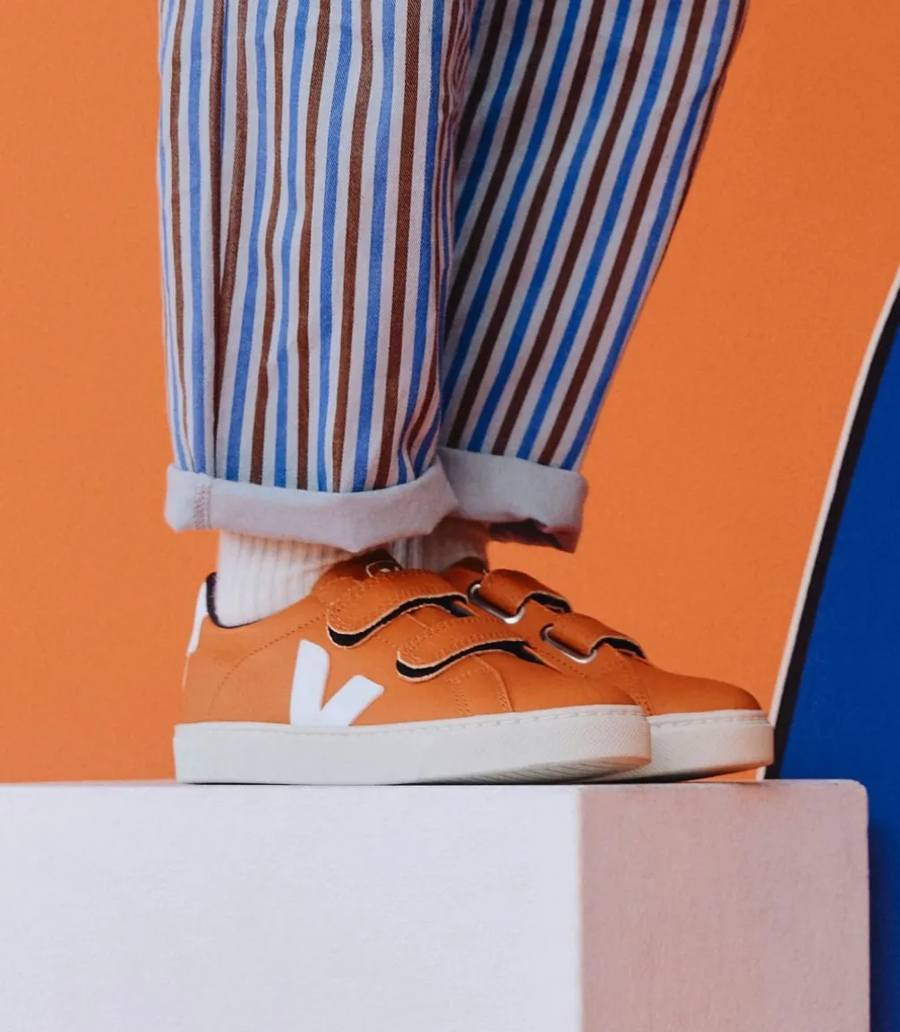 ESPLAR LEATHER PUMPKIN WHITE<VEJA New