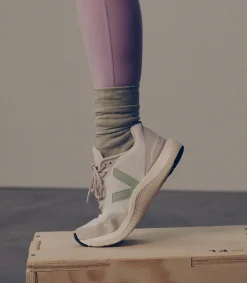 IMPALA ENGINEERED-MESH EGGSHELL MATCHA<VEJA Hot