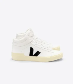 MINOTAUR LEATHER WHITE BLACK BUTTER<VEJA Fashion
