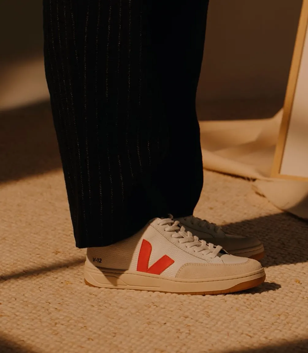 V-12 B-MESH WHITE PEKIN<VEJA Outlet