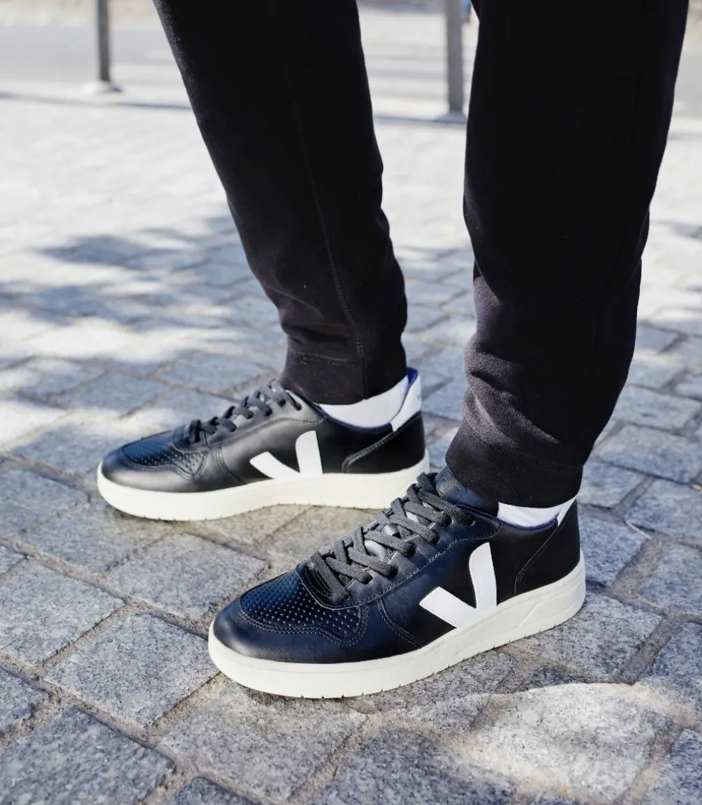 V-10 LEATHER BLACK WHITE WHITE SOLE<VEJA New