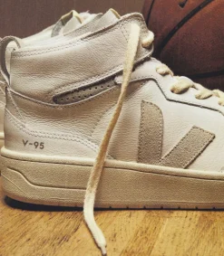 V-95 LEATHER WHITE NATURAL<VEJA Cheap