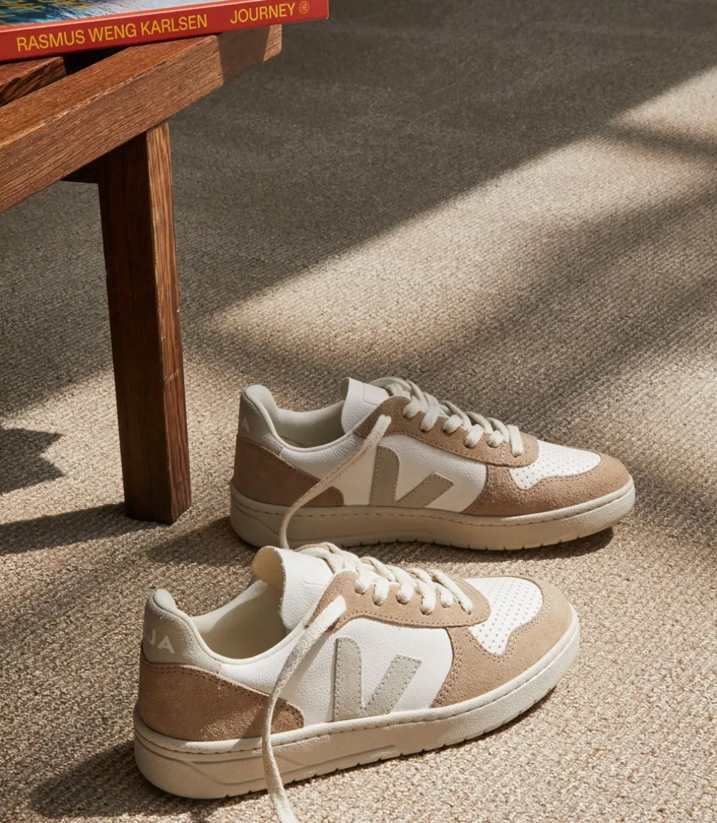 V-10 LEATHER WHITE NATURAL SAHARA<VEJA Flash Sale