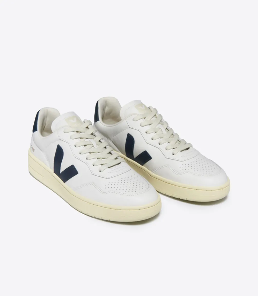 V-90 LEATHER WHITE NAUTICO<VEJA Hot