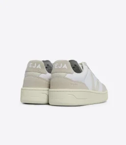 V-90 LEATHER WHITE PIERRE ALMOND<VEJA New